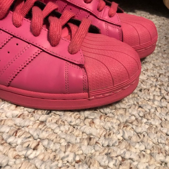 Adidas Men’s Hot Pink Pharrell Shell Toes size 12 - Picture 4 of 7